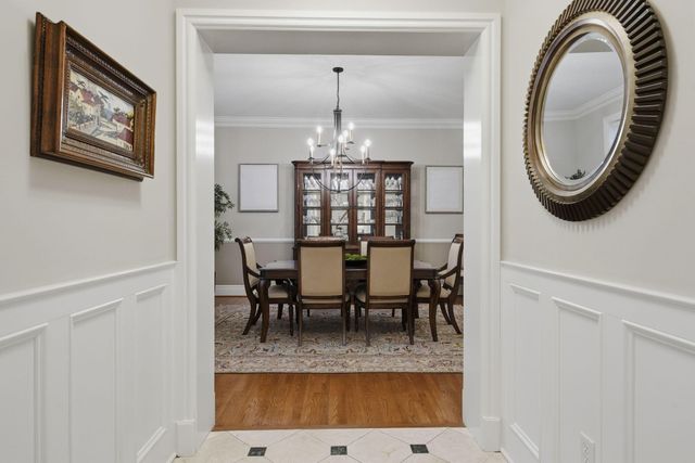 16 Wiveliscombe, New Albany, OH 43054