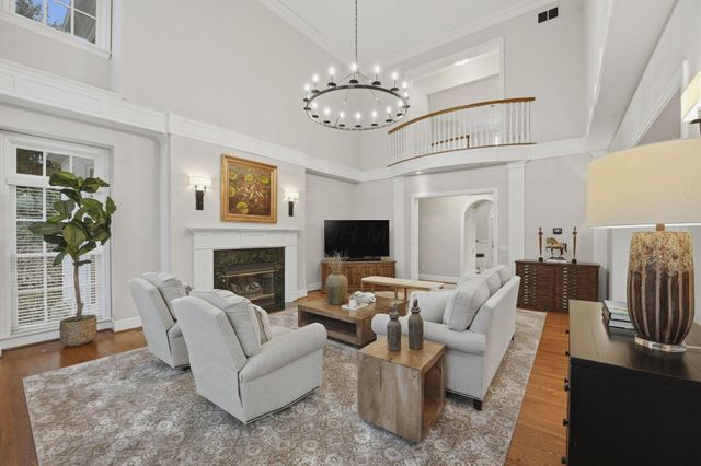 16 Wiveliscombe, New Albany, OH 43054