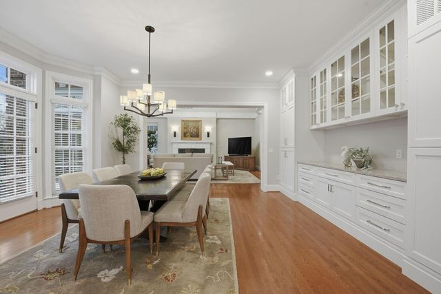 16 Wiveliscombe, New Albany, OH 43054