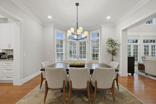 16 Wiveliscombe, New Albany, OH 43054