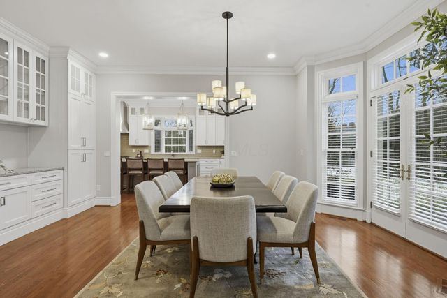 16 Wiveliscombe, New Albany, OH 43054