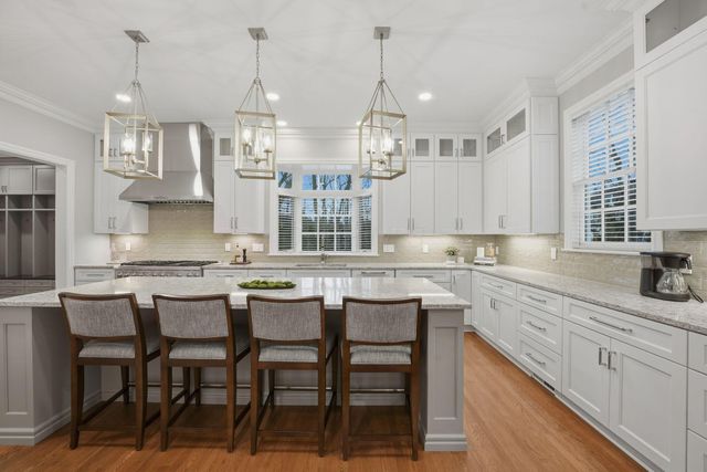 16 Wiveliscombe, New Albany, OH 43054