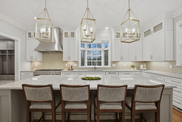 16 Wiveliscombe, New Albany, OH 43054