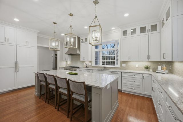 16 Wiveliscombe, New Albany, OH 43054