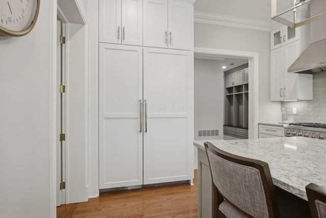 16 Wiveliscombe, New Albany, OH 43054