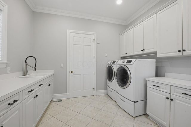 16 Wiveliscombe, New Albany, OH 43054