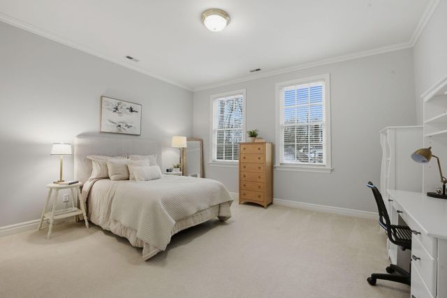 16 Wiveliscombe, New Albany, OH 43054