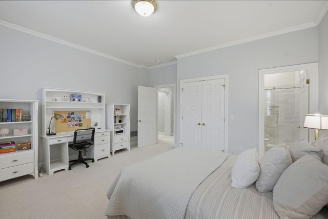 16 Wiveliscombe, New Albany, OH 43054