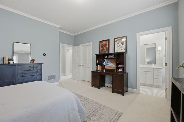 16 Wiveliscombe, New Albany, OH 43054