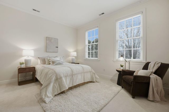 16 Wiveliscombe, New Albany, OH 43054