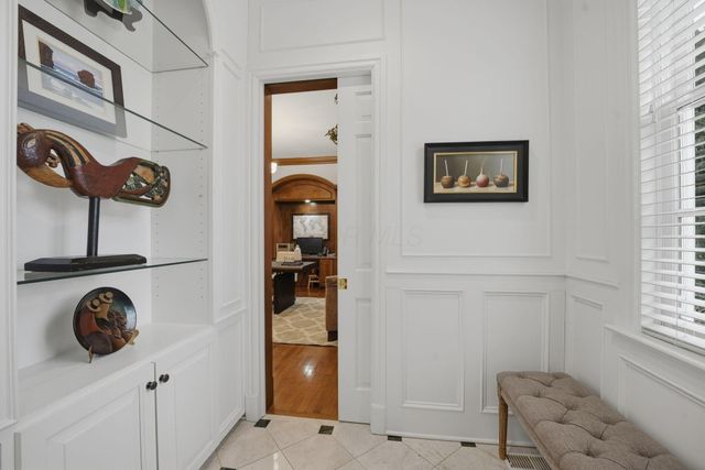 16 Wiveliscombe, New Albany, OH 43054