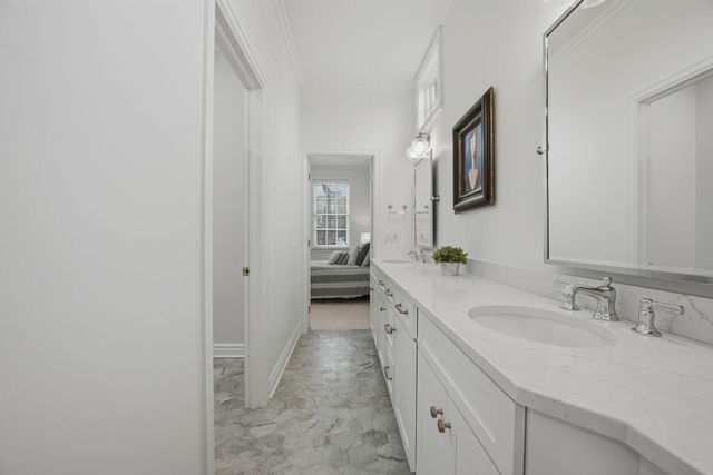 16 Wiveliscombe, New Albany, OH 43054