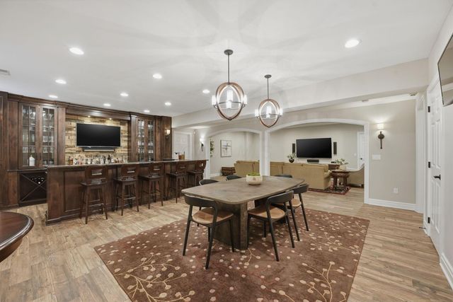 16 Wiveliscombe, New Albany, OH 43054