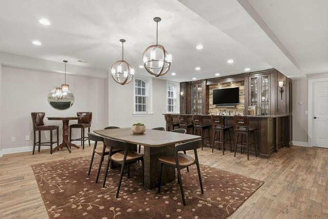 16 Wiveliscombe, New Albany, OH 43054