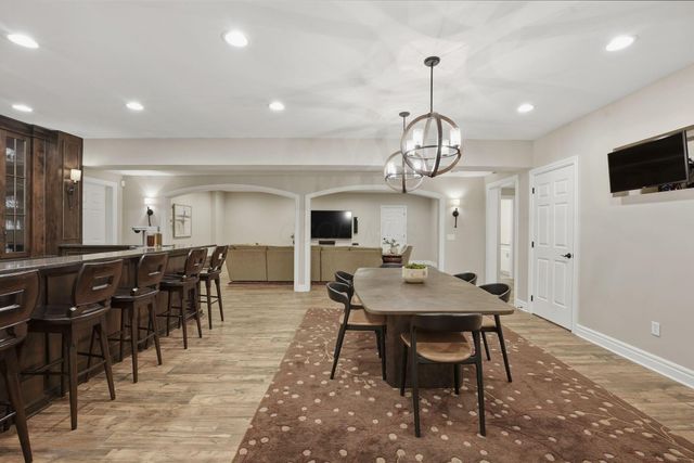 16 Wiveliscombe, New Albany, OH 43054