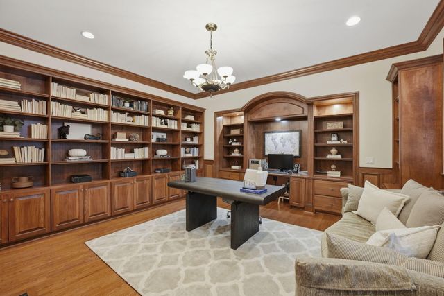 16 Wiveliscombe, New Albany, OH 43054