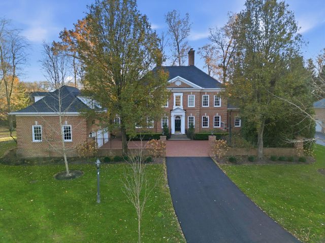 16 Wiveliscombe, New Albany, OH 43054