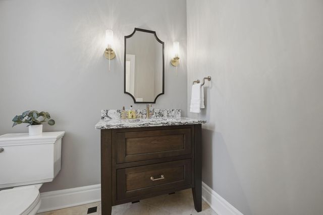 16 Wiveliscombe, New Albany, OH 43054