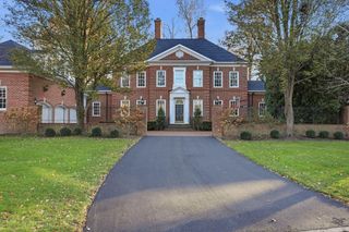 16 Wiveliscombe, New Albany, OH 43054