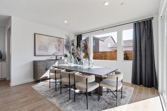 1046 Springtime Avenue, Clovis, CA 93619