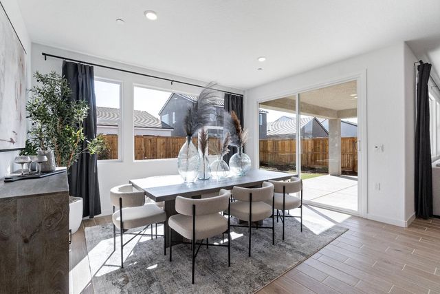 1046 Springtime Avenue, Clovis, CA 93619