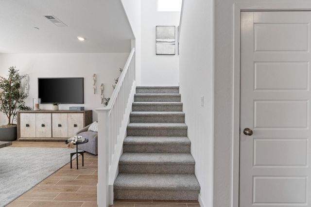 1046 Springtime Avenue, Clovis, CA 93619