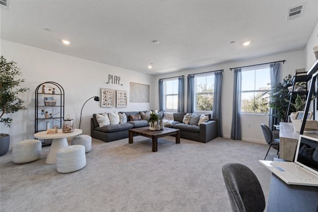 1046 Springtime Avenue, Clovis, CA 93619