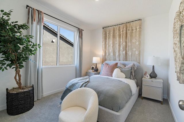 1046 Springtime Avenue, Clovis, CA 93619