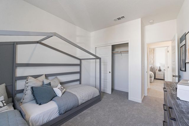 1046 Springtime Avenue, Clovis, CA 93619