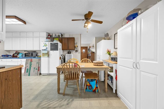 1613 13th St, Coralville, IA 52241