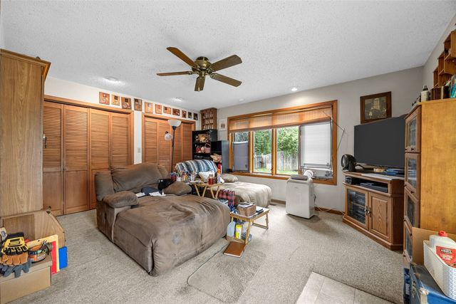 1613 13th St, Coralville, IA 52241