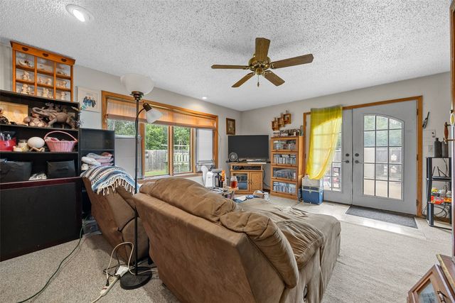 1613 13th St, Coralville, IA 52241