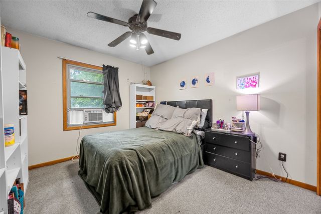 1613 13th St, Coralville, IA 52241