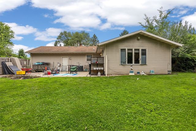 1613 13th St, Coralville, IA 52241