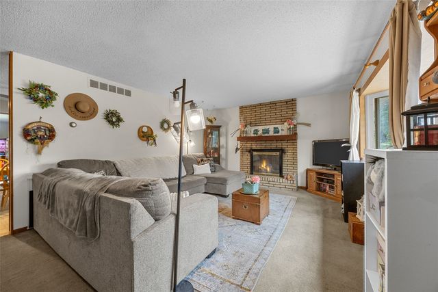 1613 13th St, Coralville, IA 52241