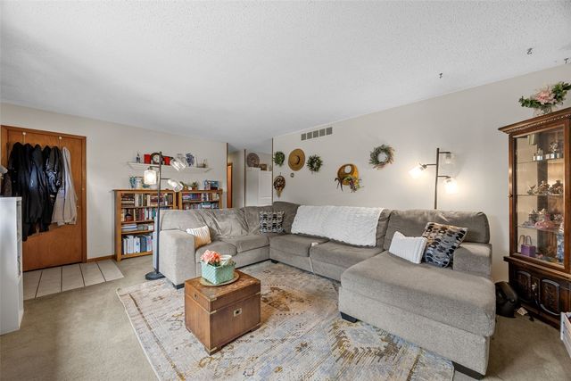 1613 13th St, Coralville, IA 52241