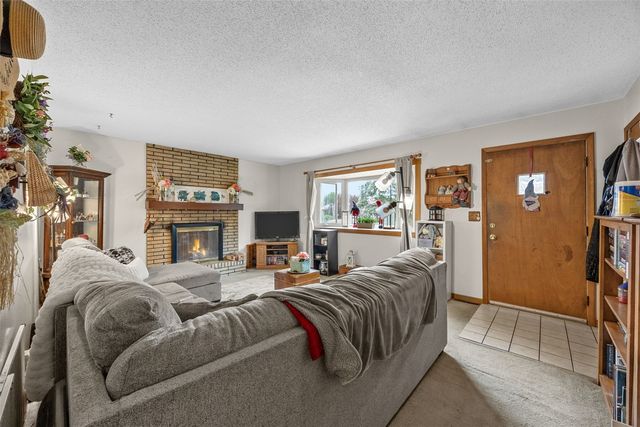 1613 13th St, Coralville, IA 52241