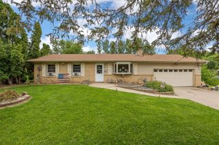 1613 13th St, Coralville, IA 52241