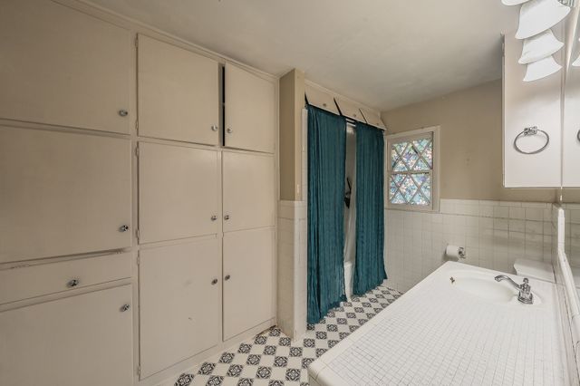 1548 Carl Street, Fort Worth, TX 76103