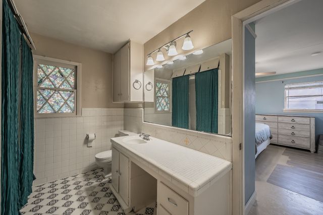 1548 Carl Street, Fort Worth, TX 76103