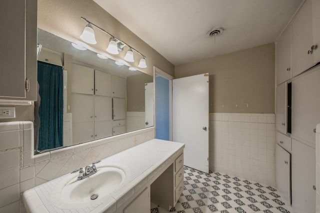 1548 Carl Street, Fort Worth, TX 76103