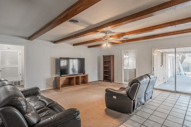 1548 Carl Street, Fort Worth, TX 76103