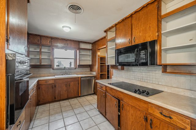 1548 Carl Street, Fort Worth, TX 76103