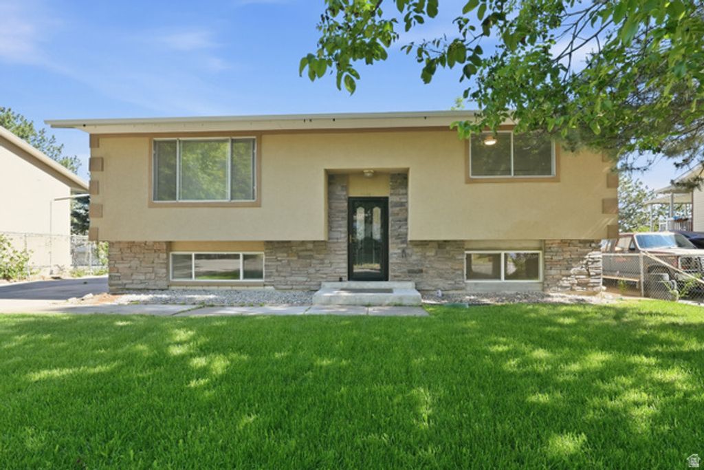 7048 W CHULA DR, West Valley City, UT 84128