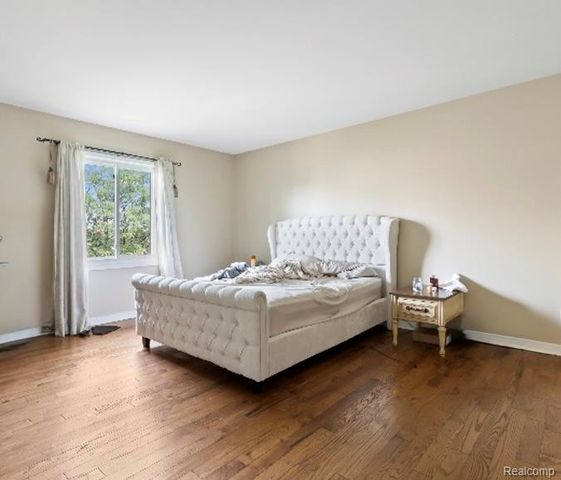 6693 Maple Lakes Drive 62, West Bloomfield Charter Township, MI 48322