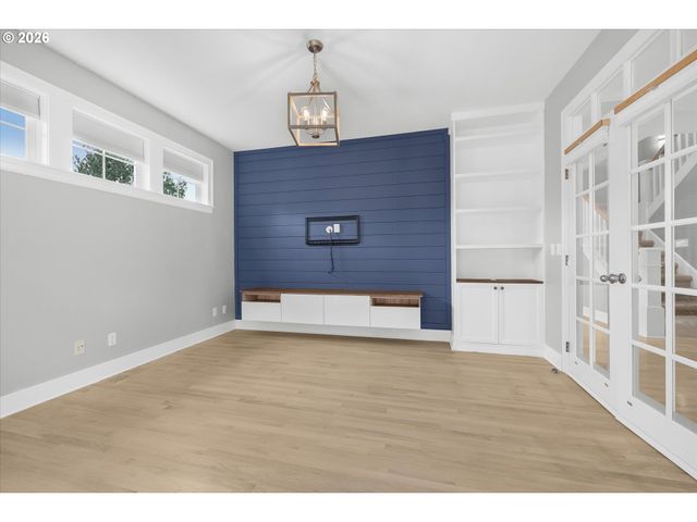 2359 Nw BIRKENDENE St, Portland, OR 97229