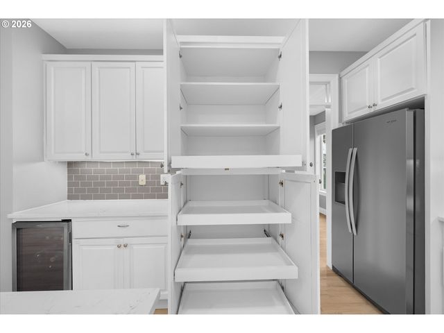 2359 Nw BIRKENDENE St, Portland, OR 97229