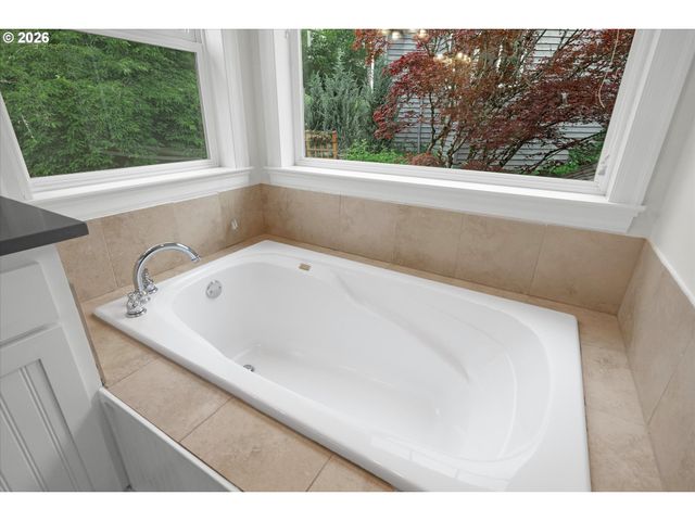 2359 Nw BIRKENDENE St, Portland, OR 97229