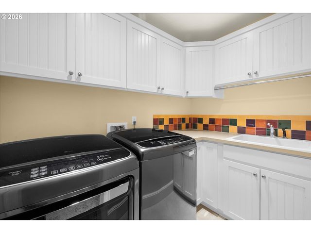 2359 Nw BIRKENDENE St, Portland, OR 97229