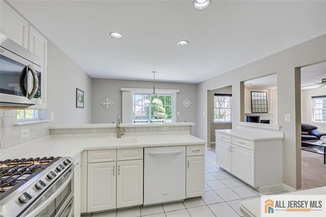 8 Pointer Place, South Brunswick, NJ 08824